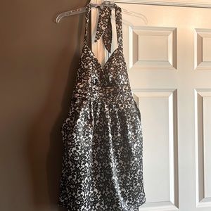 Like new dress that would be perfect for any formal occasion.